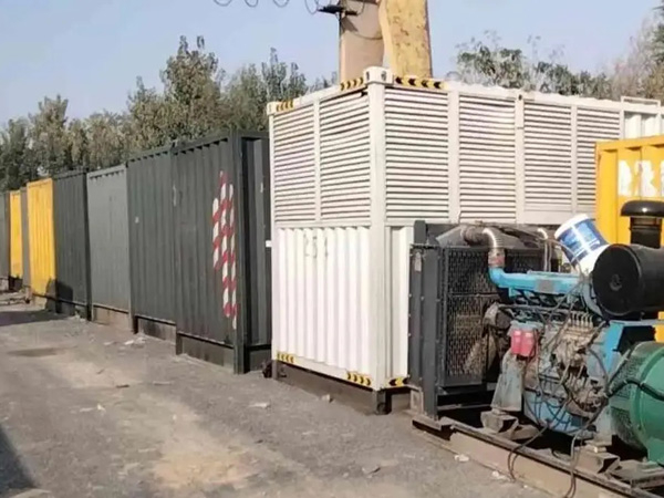 南开乡200KW柴油发电机机组每小时油耗是多少？